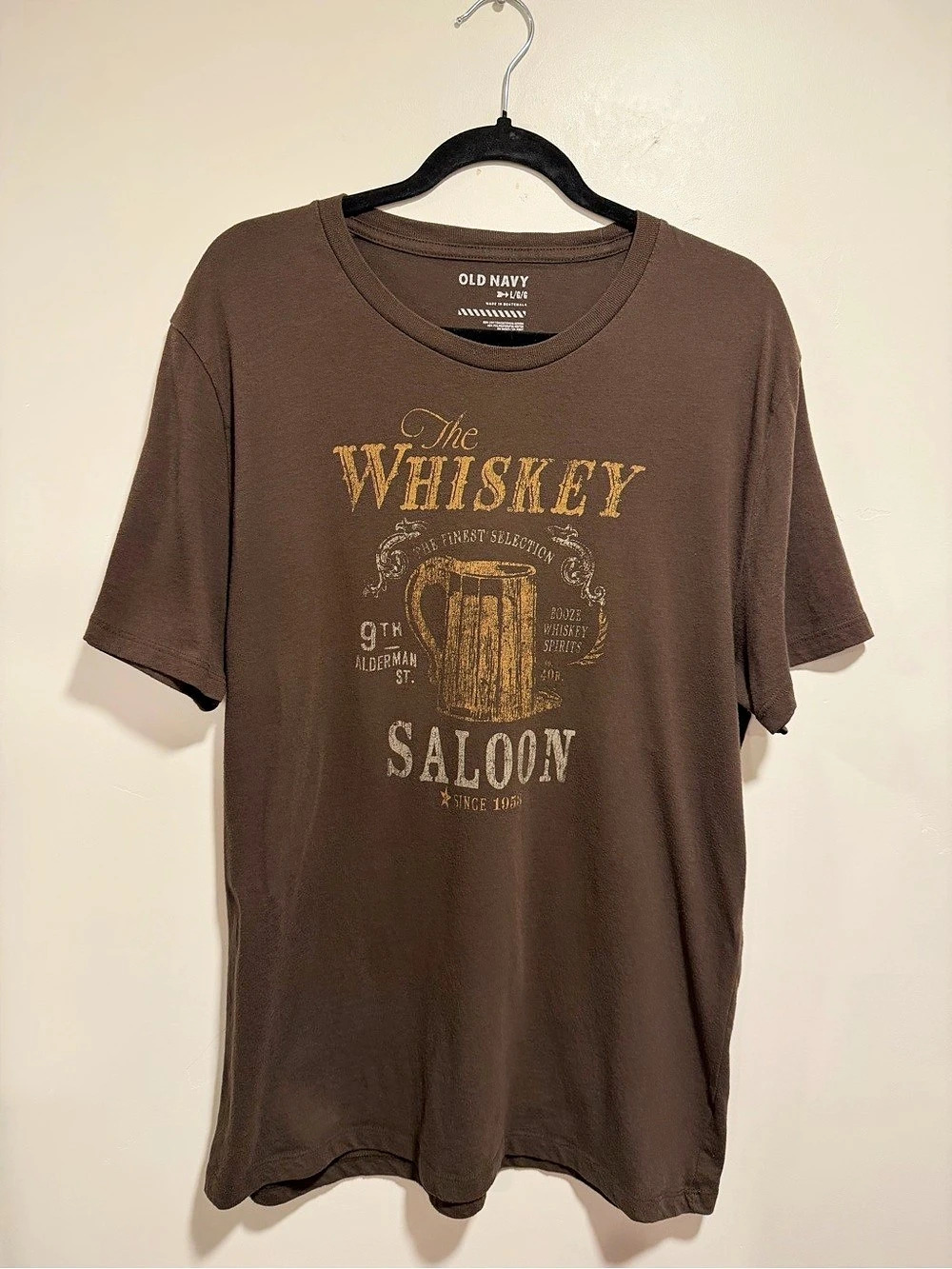 Old Navy Graphic Short Sleeve Tee in Brown Like New